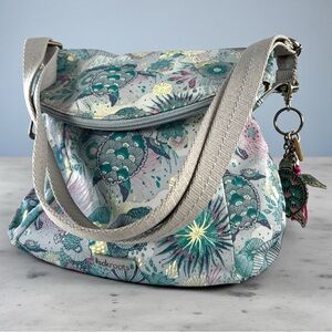 Sakroots Fold Over Crossbody Sea Turtle Print AC Fold Over Very Good Condition